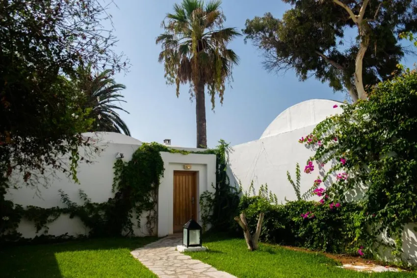 THE ORANGERS BEACH RESORT & BUNGALOWS  4*-8