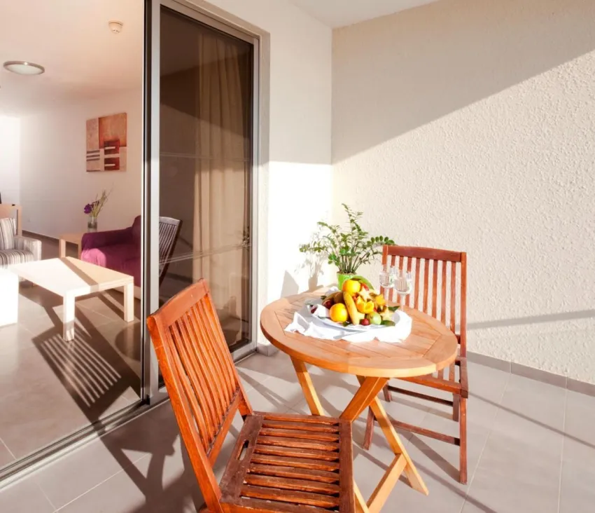 Capital Coast Resort and Spa 4*-9