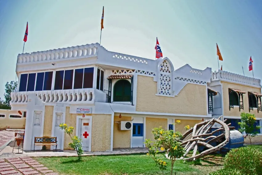 CLUB FARAANA REEF  4*-37