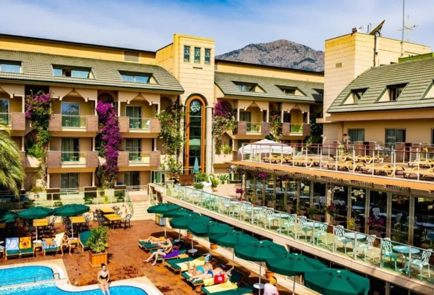 AMBASSADOR HOTEL  4*-15