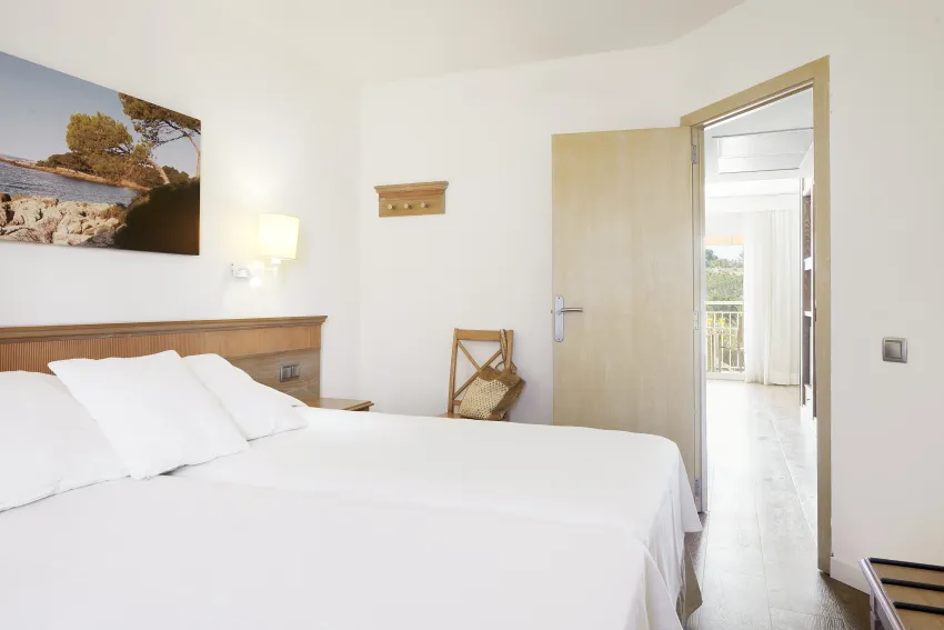 Iberostar Waves Club Cala Barca 4*-90