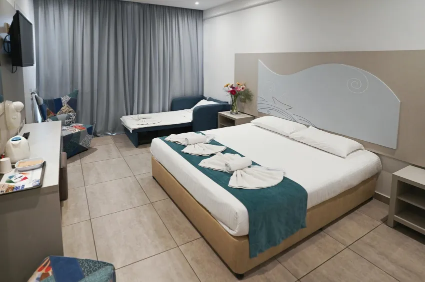 Nicholas Color 3*-13