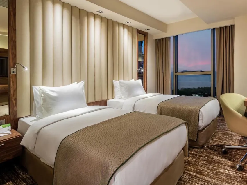 HOLIDAY INN ANTALYA LARA  4*-33