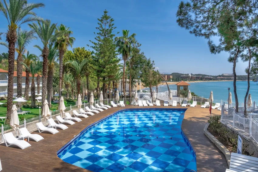 Utopia Beach Club 5*-9
