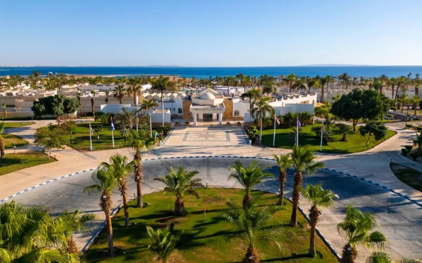 CORAL BEACH BY SUNRISE  4*-5