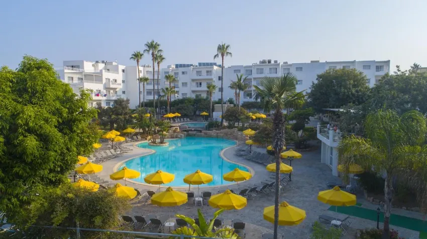 Mayfair Gardens 4*-14