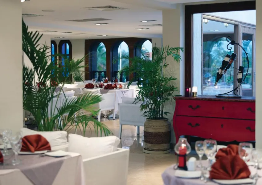 CORAL SEA AQUA CLUB  4*-17