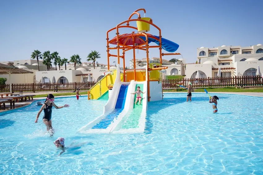XANADU CLUB MAKADI BAY  5*-8
