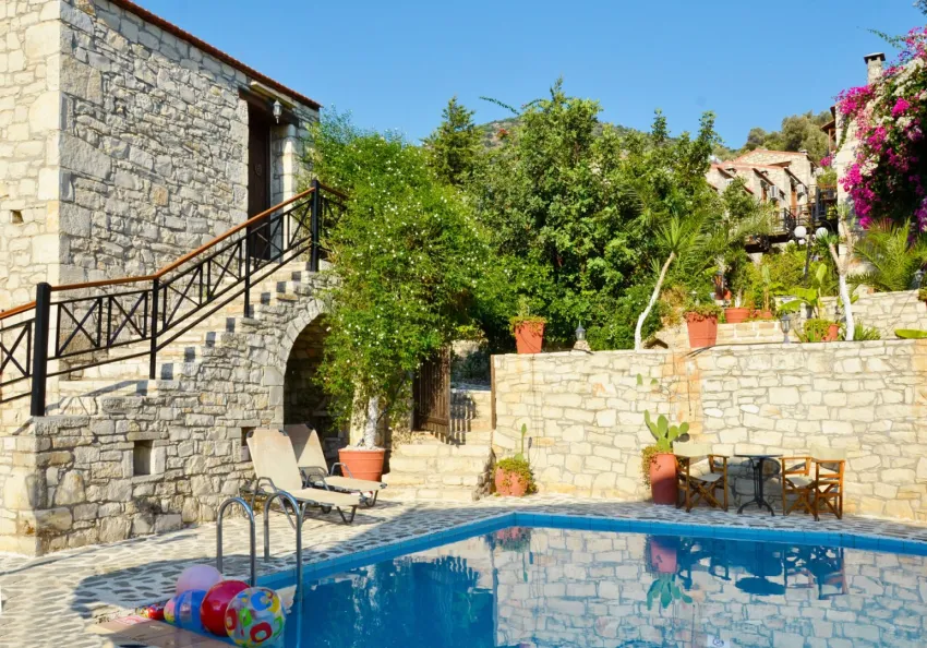 Stone Village Petrino Horio 4*-4