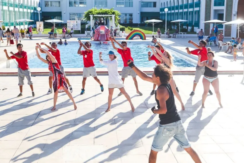 EL MOURADI CAP MAHDIA  3*-10