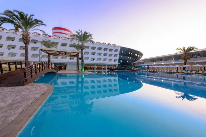 TRANSATLANTIK HOTEL & SPA  5*-2