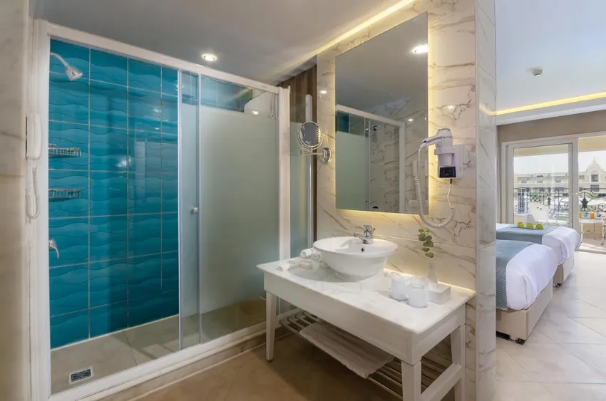 TITANIC ROYAL RESORT  5*-7
