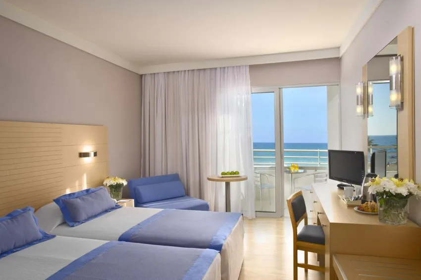 Louis Ledra Beach 4*-7