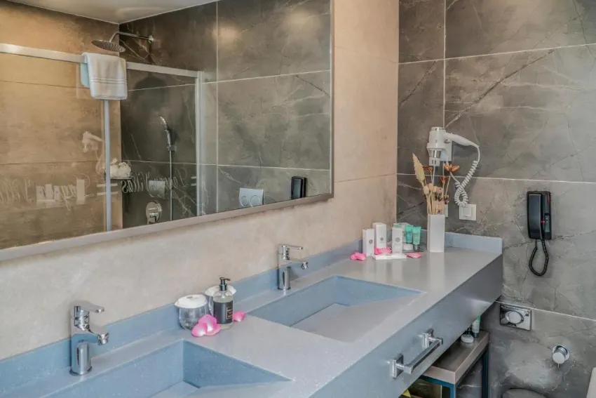 ROYAL WINGS HOTEL  5*-37