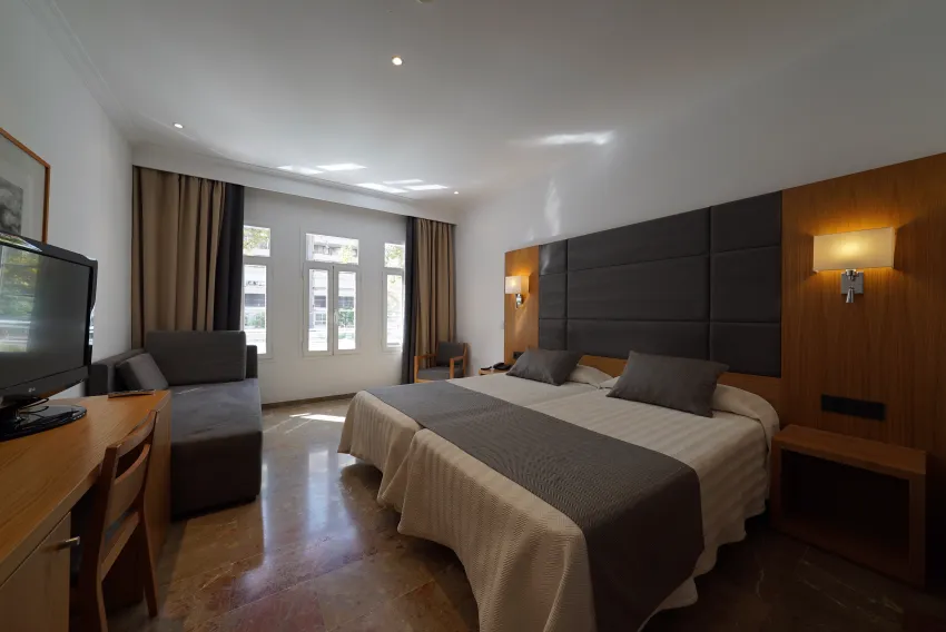 Artmadams Hotel 4*-70