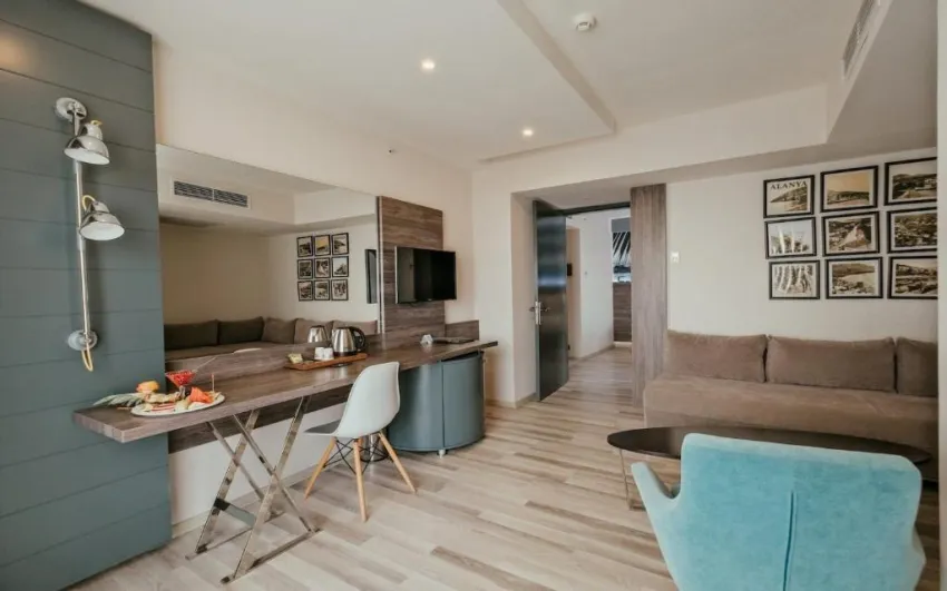 SUNPRIME C LOUNGE (ADULTS ONLY 16+)  5*-41