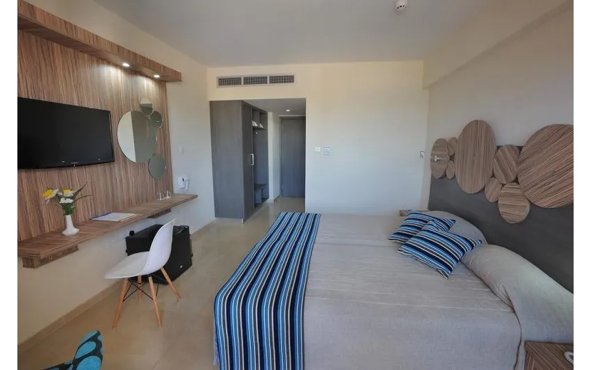 Nelia Beach Hotel 4*-6