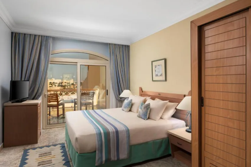 ROYAL LAGOONS RESORT & AQUA PARK  4*-29