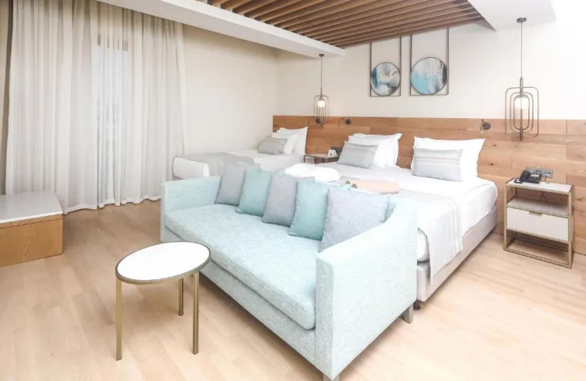 MIRAMARE BEACH HOTEL  5*-58