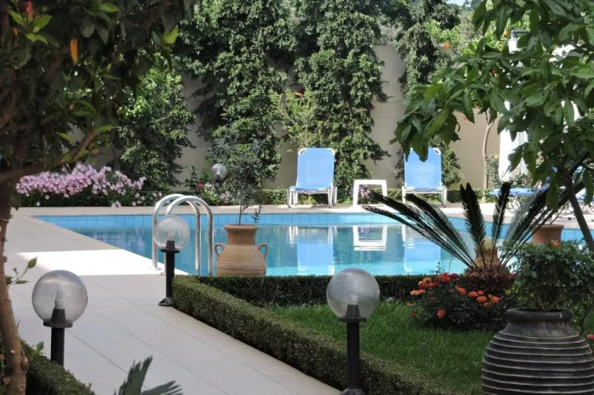 Golden Rose Suites 4*-8