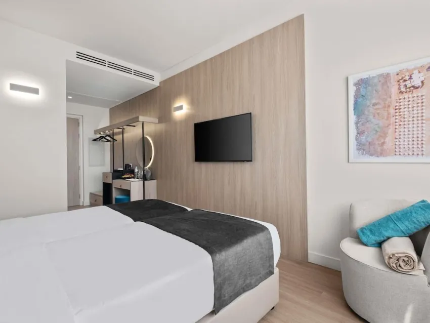 Mercure Larnaca City 3*-22