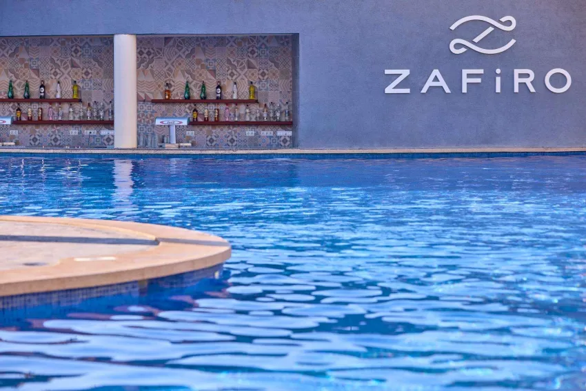 Zafiro Palmanova -113