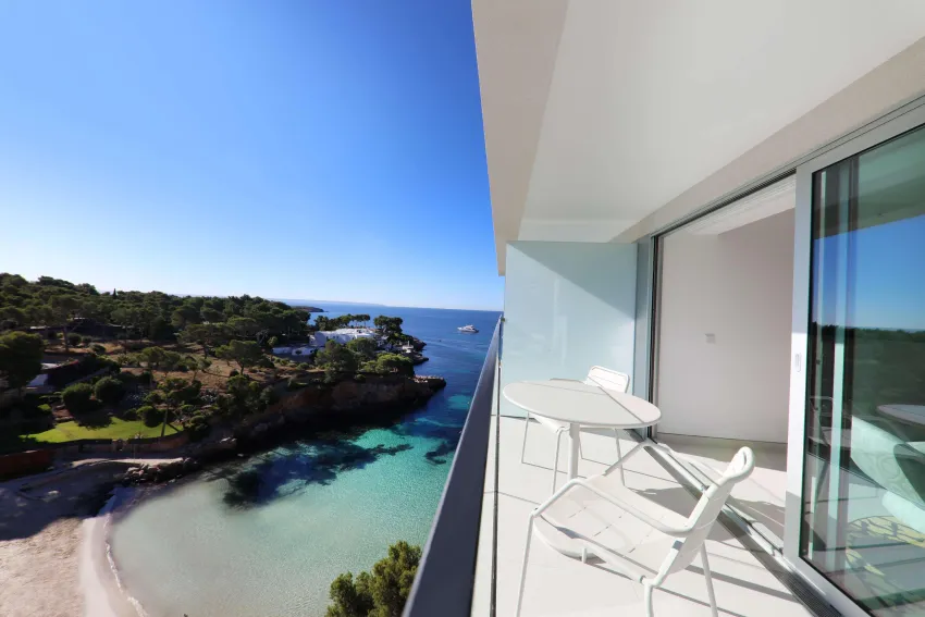 The Donna Portals 5*-82