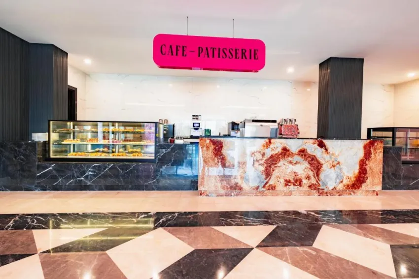 GRANADA LUXURY RED (ADULTS ONLY 16+)  5*-12