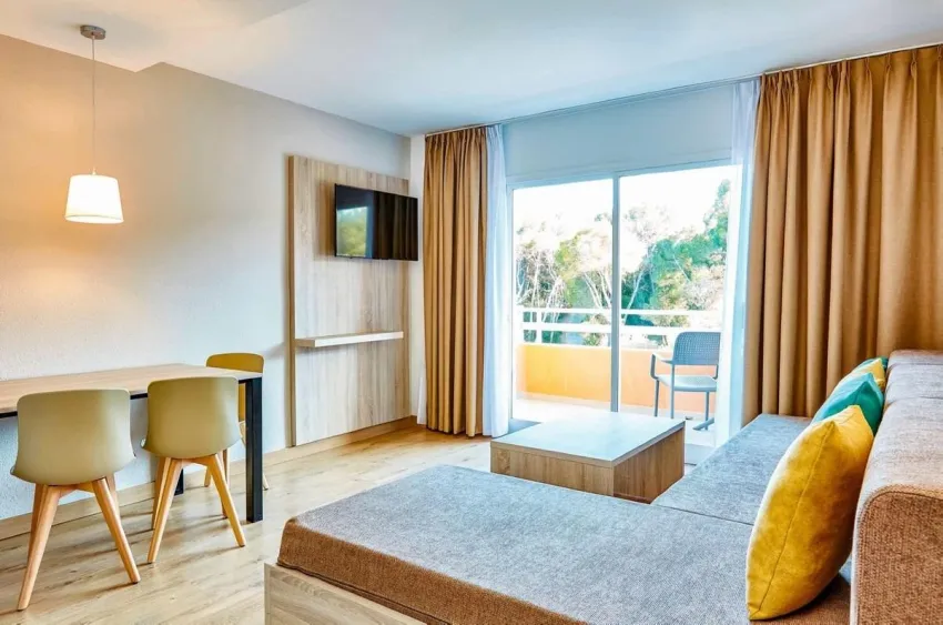 Universal Laguna Garden Apartments 4*-8