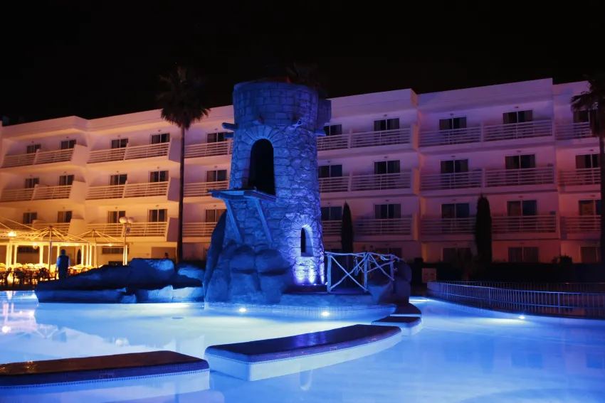 Pirates Village Apartments -49