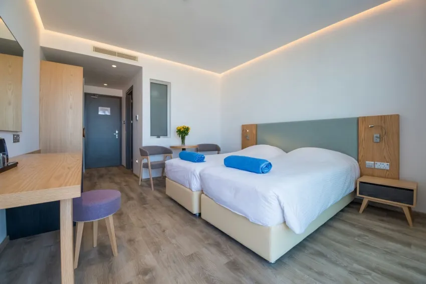 Protaras Plaza Hotel 3*-7