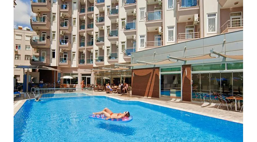MONART CITY HOTEL  4*-13