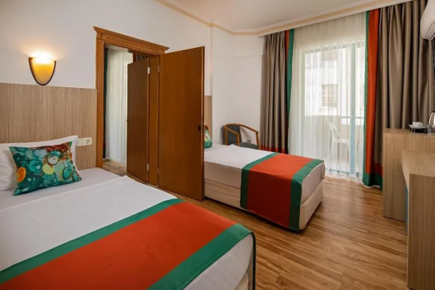 CLUB HOTEL MIRABELL  4*-8
