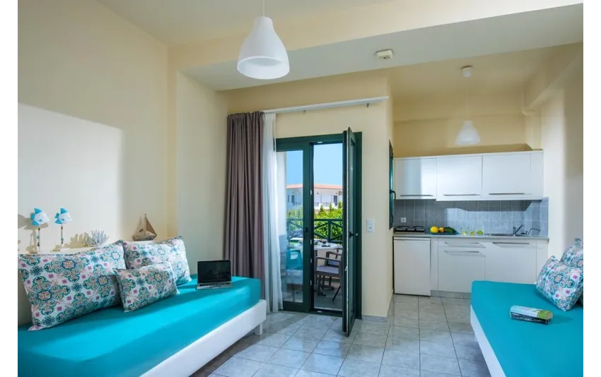 Kristalli Hotel Apartments 3*-1