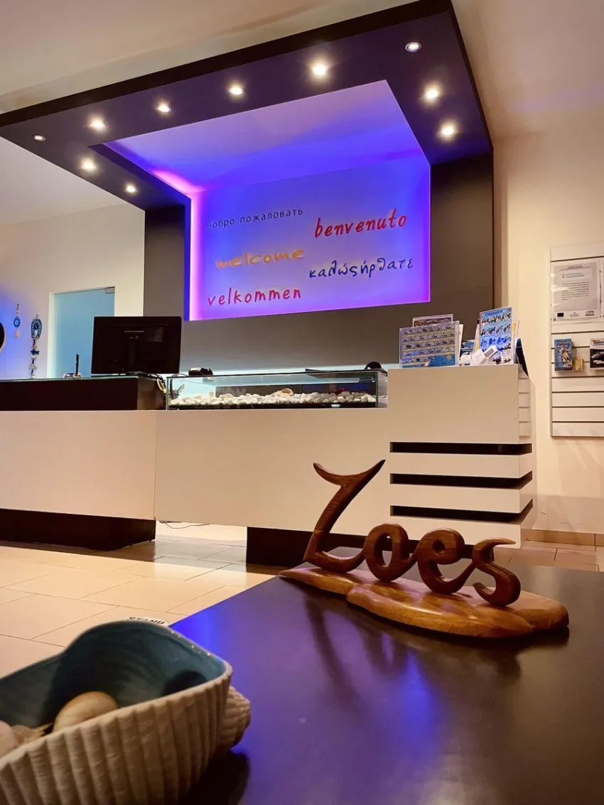 Zoes Hotel 3*-25