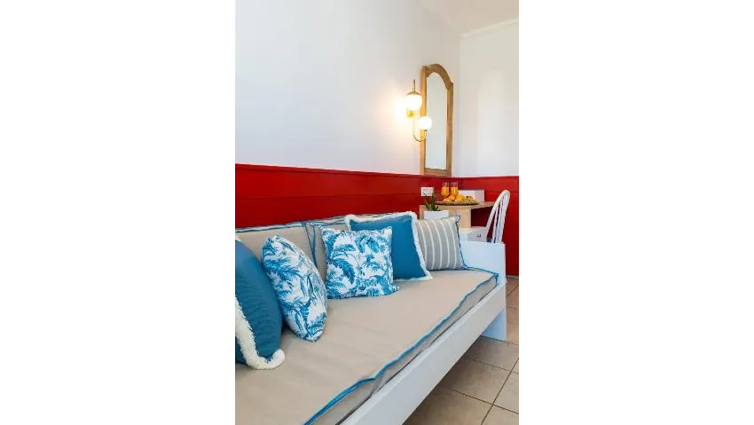 Sirocco Hotel 3*-3