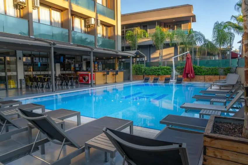 LAREN FAMILY HOTEL & SPA  4*-20