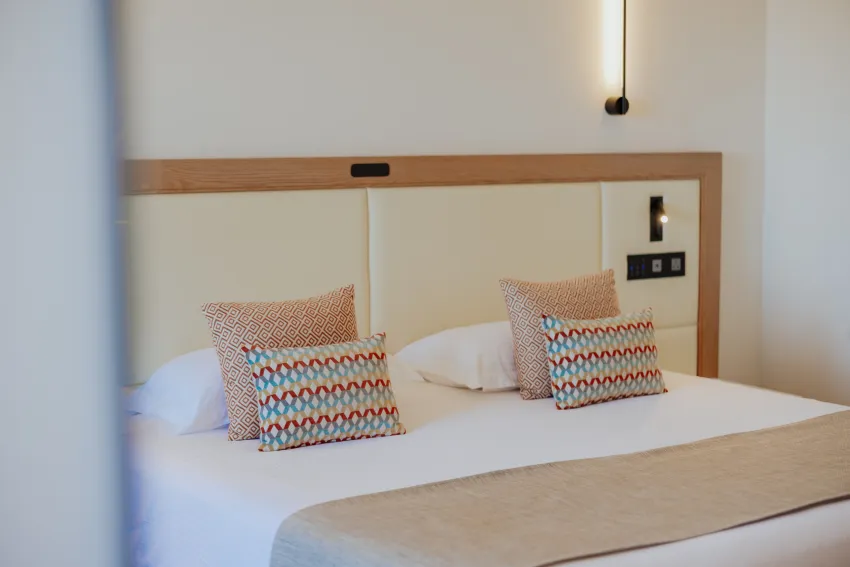 Golden Coast Beach Hotel 4*-10