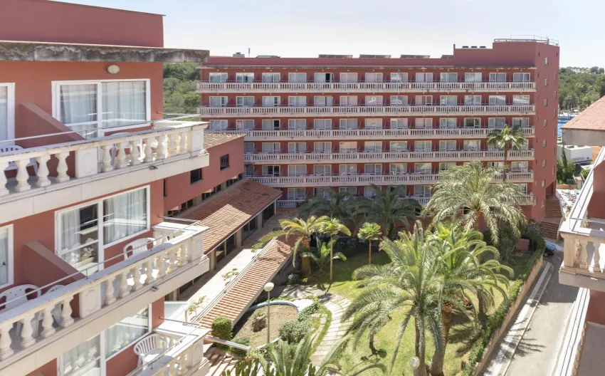 Ona Luna Park (ex Luna Luna Park Seramar) 3*-4