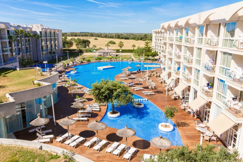 Zafiro Alzinar Mar 4*-24