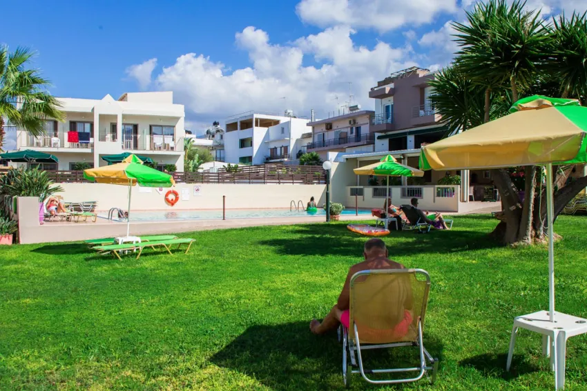 Theoni Apartments 1*-6