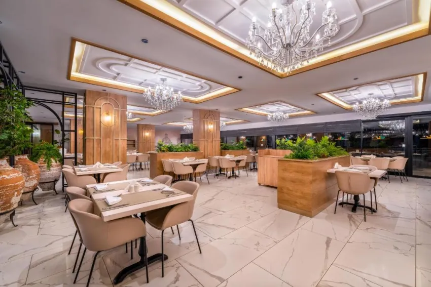 ROYAL GARDEN BEACH HOTEL  5*-9