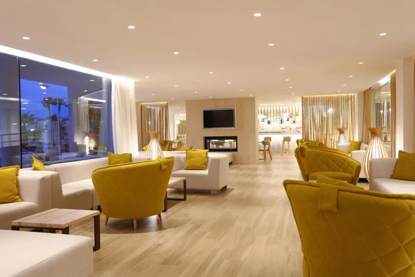 Iberostar Waves Playa de Muro 4*-7