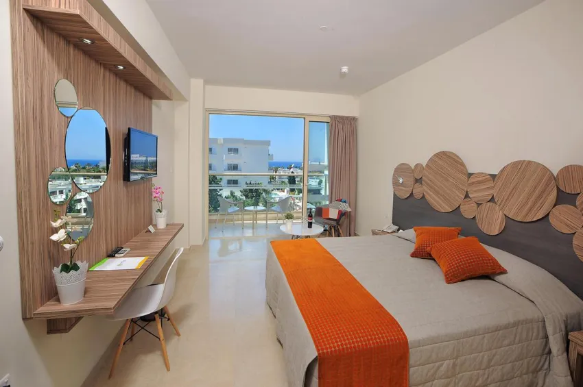 Nelia Gardens 4*-9