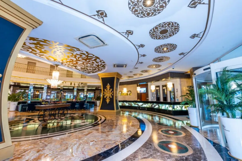 Side Crown Palace 5*-18