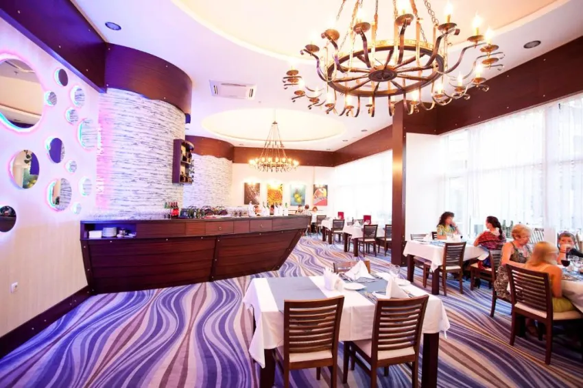 NOVA PARK HOTEL  5*-8