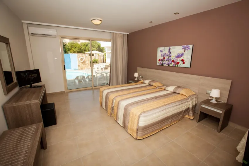 Crystallo Apartments 2*-8