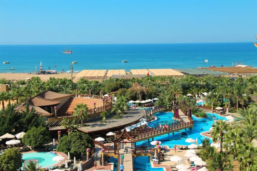 ROYAL DRAGON HOTEL  5*-13