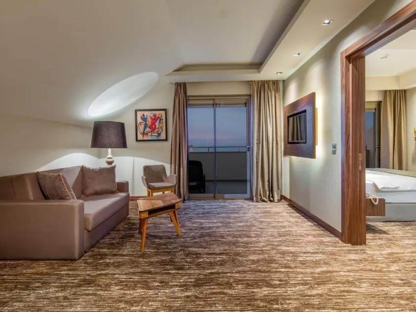 HOLIDAY INN ANTALYA LARA  4*-29