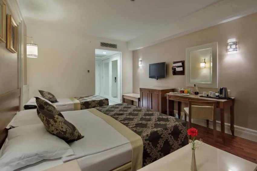 ALBA QUEEN HOTEL  5*-12